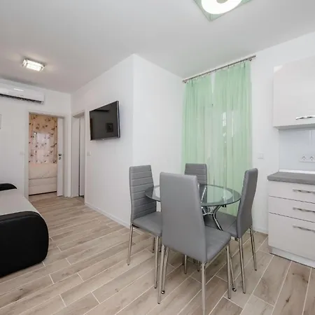 Beautiful In Rab Barbat With Wifi Apartment *